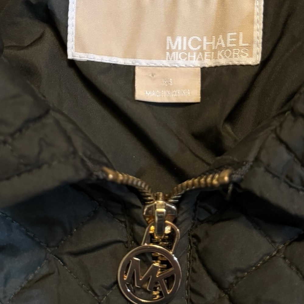 Michael Kors Women's Thin Diamond Quilted Spring Jacket With Gold Accents SizeXS - Picture 2 of 14